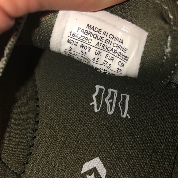 NEVER WORN Converse Floral Customized - Picture 6 of 6